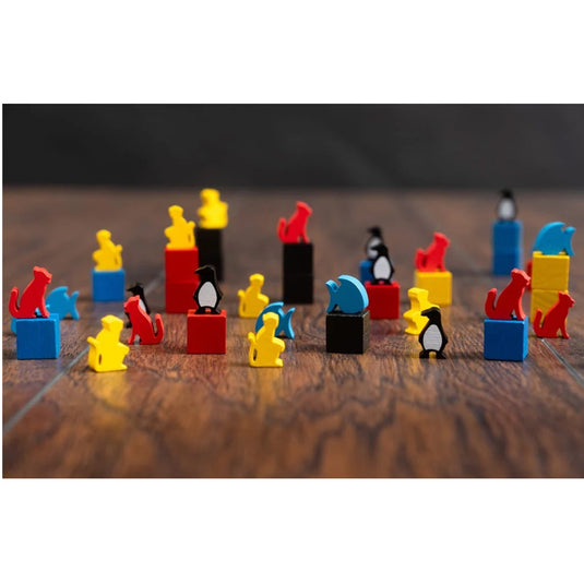 Ark Nova: Marine Worlds Expansion - sample cube an animal meeples shown in different colors.